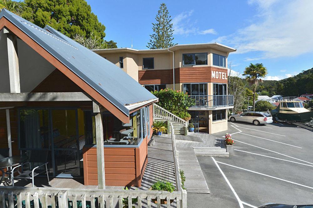 Bay Cabinz 4*