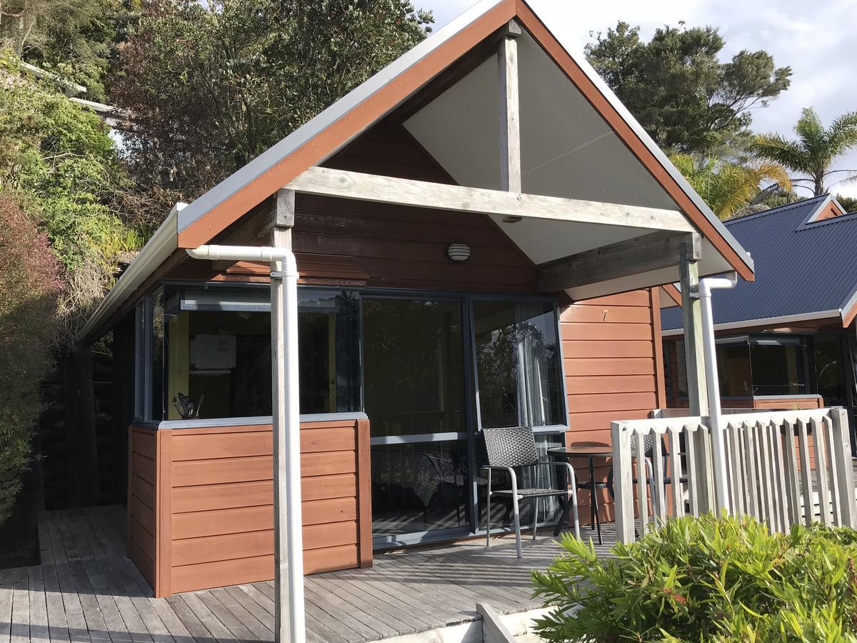Bay Cabinz