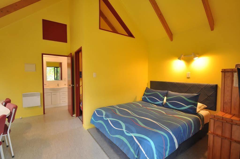Bay Cabinz 4*